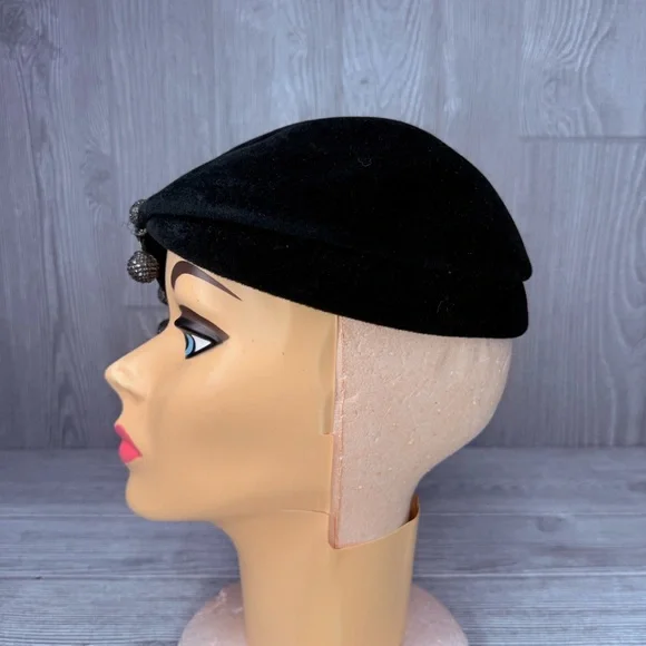 Vintage 1920s filbert orcel productions hats de pinna black with bobble beads